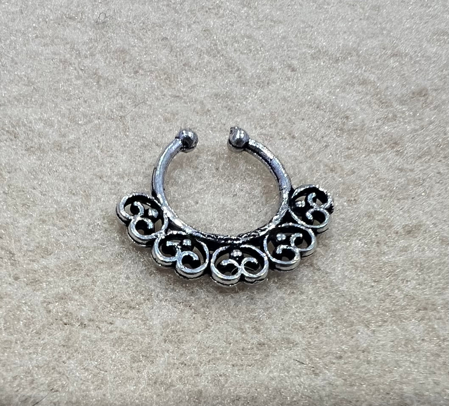 Leela slip-on septum ring