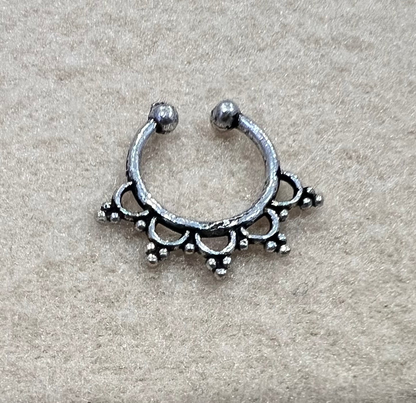 Nira slip-on septum ring