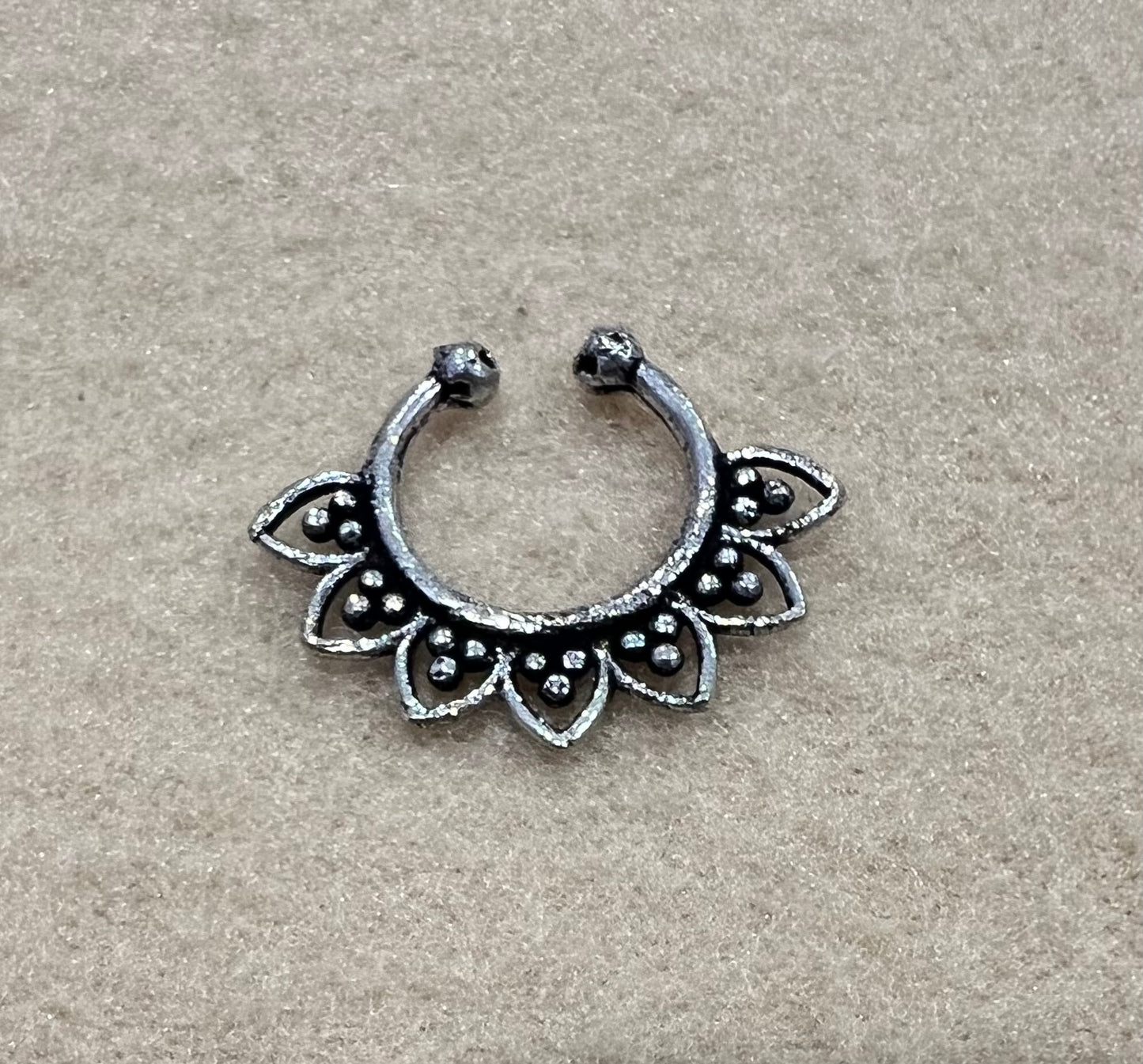 Rubi slip-on septum ring